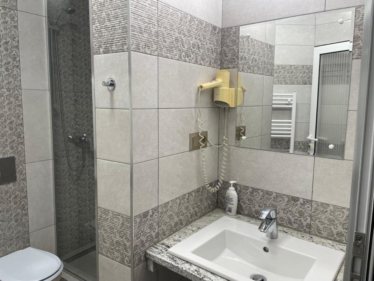 Pension Regal Satu Mare Exterior foto